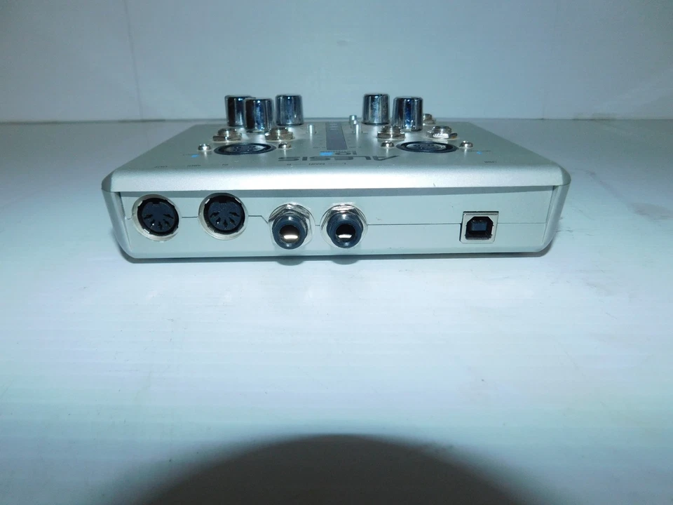 ALESIS i02 EXPRESS RECORDING INTERFACE (JPS109) - Image 3 of 4