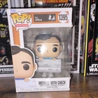 Funko Pop! The Office Michael Scott w/ Check #1395 Vinyl Figure * damage box ￼*