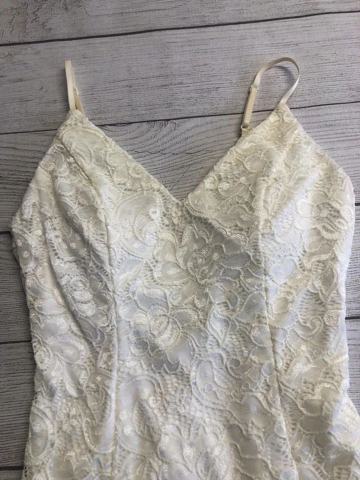 温莎礼服女式小号白色象牙色蕾丝紧身意大利面肩带鸡尾酒 — 第 3/4 张图片