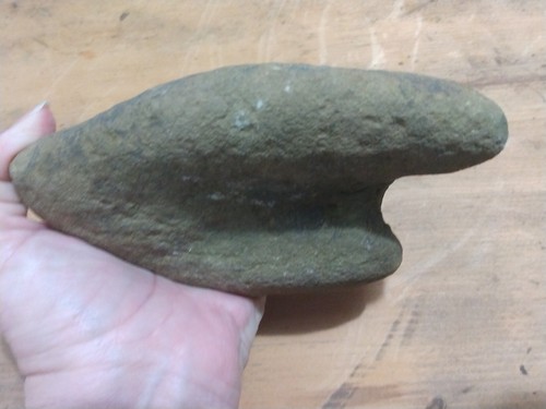 Ungewöhnliche Form Rock Indianer Werkzeug Paleo verwittert geglättete Palme Artefakt?