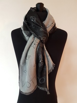 black louis vuitton shawl