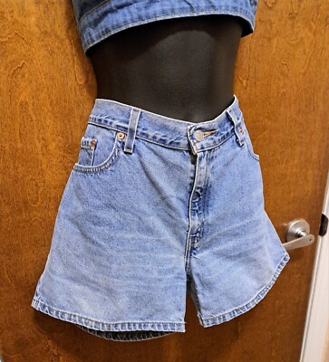 VTG 90s Levi's LL-609 Women's Denim Jean Shorts 33 VTG 90s Levi's LL-609 Women's Denim Jean Shorts 33