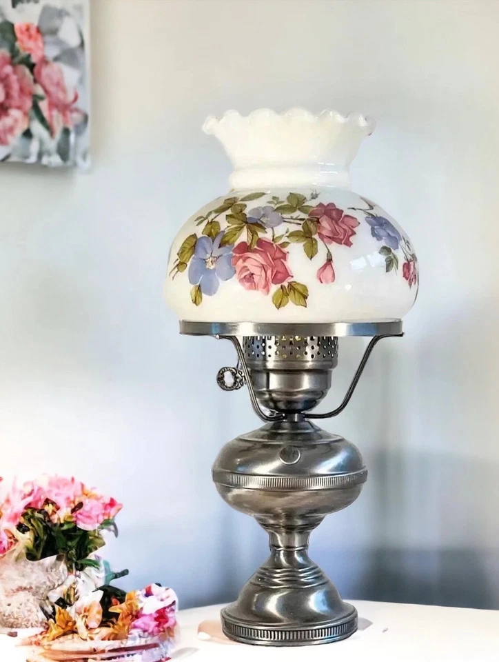 Lámpara Eléctrica Vintage Latón y Vidrio Leche Pantalla Floral Foto 3 de 4