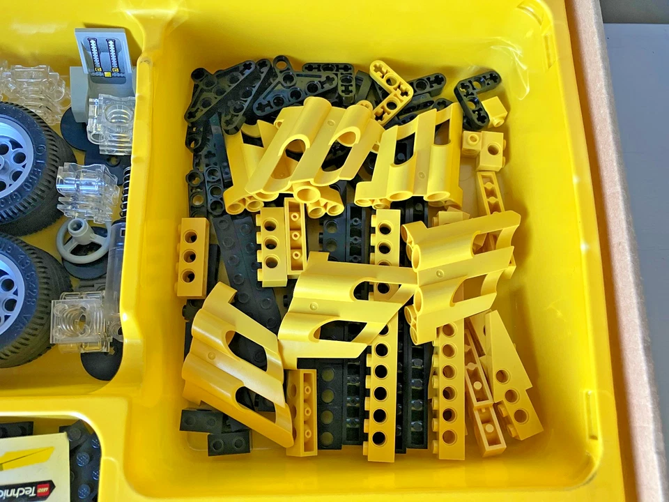 LEGO Technic 8445 Indy Storm / Formula 1 Racer, photo 3 of 5