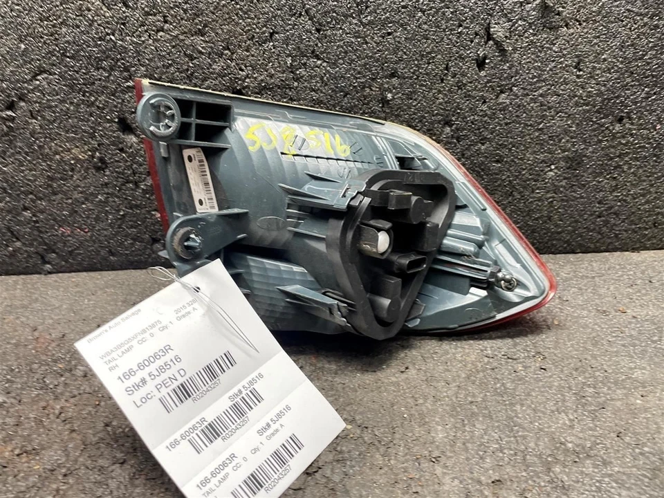 Passenger Tail Light Quarter Panel Mounted Fits 12-15 BMW 320i 2043257 Foto 2 de 4