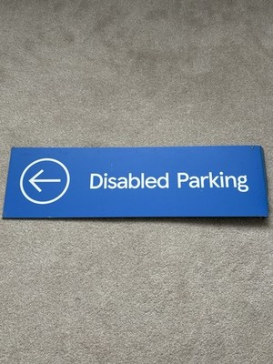 Original TESCO BEHINDERTENPARKPLATZ ab Laden Display Metall Werbeschild 90x26cm