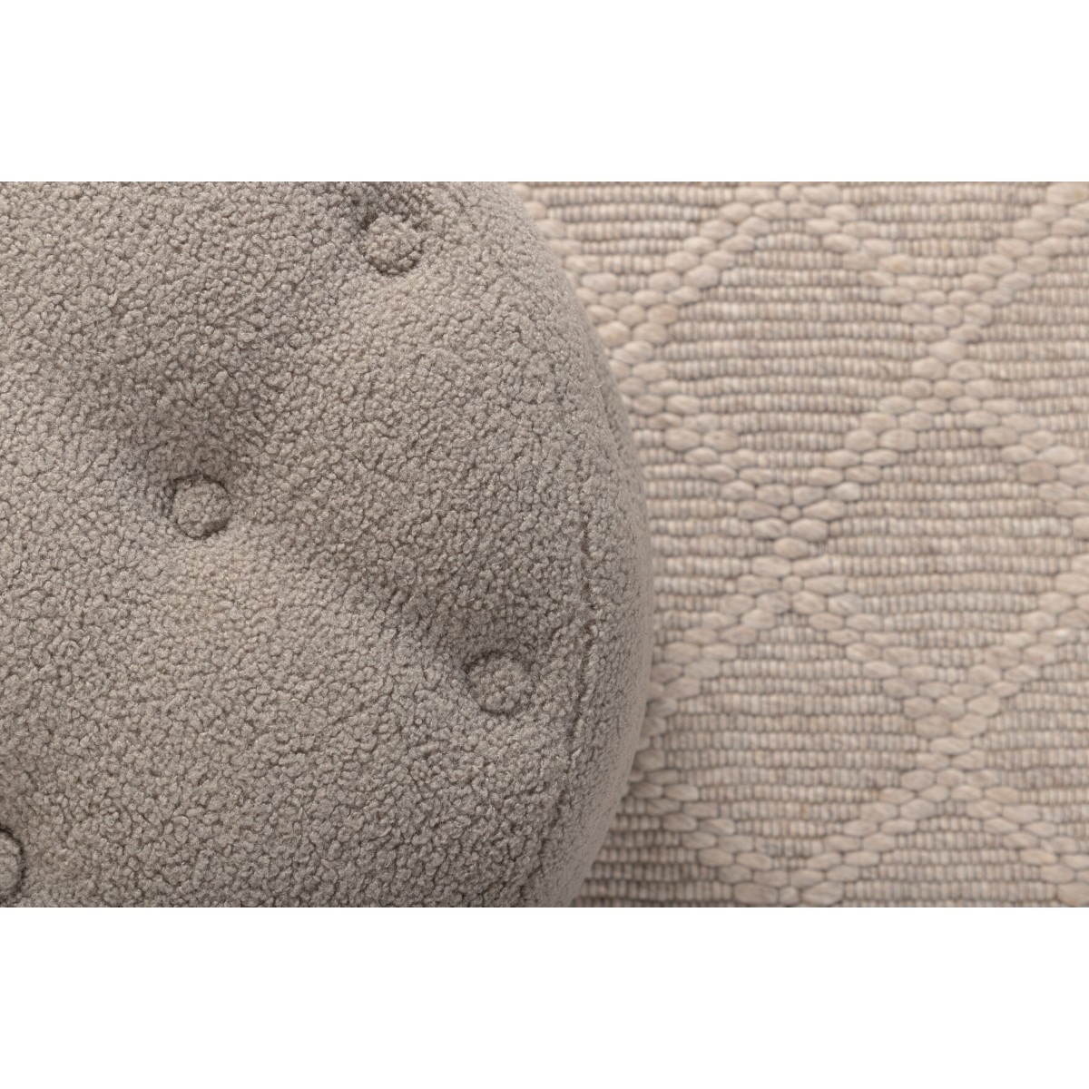 Pouf bouclette grège 55cm Benjamin assise haut de gamme - 4