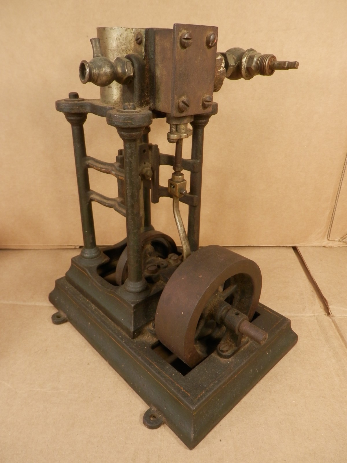 Antique 1890's Sipp Machine Co 1/8 HP Vertical Four Column Steam Engine Model