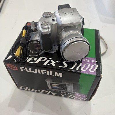 Fujifilm FinePix S3100 Bridge Camera 4.0MP 6x Optical Zoom 