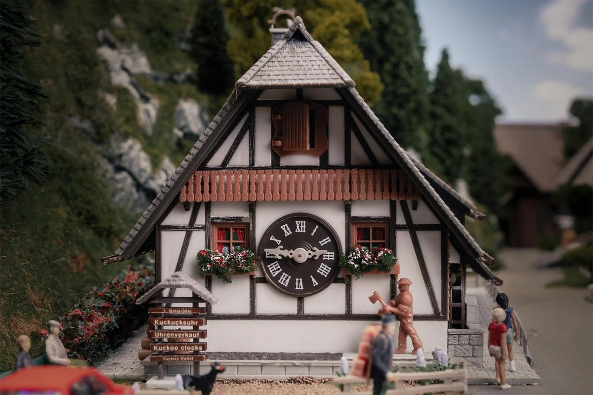 Faller H0 130011 Jubiläumsmodell 1. Weltgrößte Kuckucksuhr mit Figur