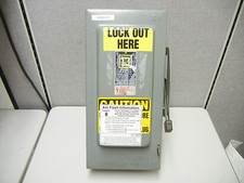 SQUARE D USED 30A 600V SAFETY SWITCH 3 PHASE 20 HP MAX