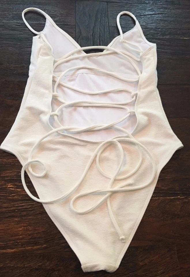 Traje de baño Wolf & Whistle con cordones espalda NUEVO TALLA UK 10 D-DD B-C EE. UU. TALLA 6 ¡AGOTADO! Foto 4 de 4