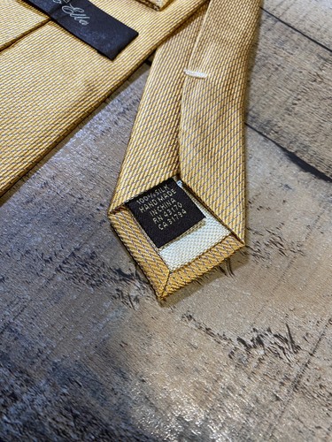 Tasso Elba Men's Necktie Tie Silk Handmade Yellow Subtle Blue Stripes 59”x3.25” - Picture 5 of 6