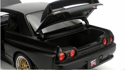 1/18 autoart nissan Skyline GT-R R32 V-spec II 2 black 77418
