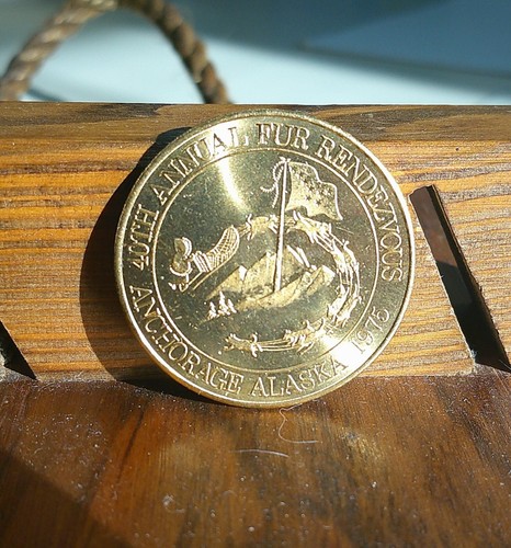 1975 Fur Rendezvous Rondy 40th Anniversary Anchorage Alaska Coin Mister Fur Face - Bild 2 von 5