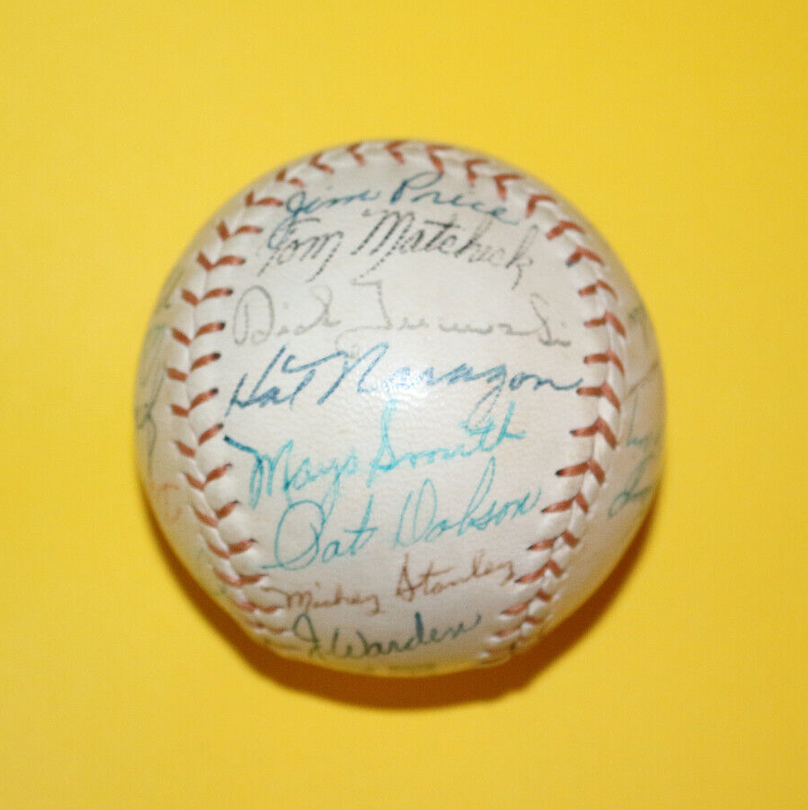 RARE vintage 1968 DETROIT TIGERS World Series Champion Team Signed