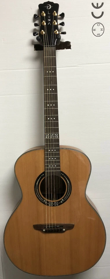 GUITARRA ELÉCTRICA ACÚSTICA LUNA Artist Craftsman nueva - TODA MADERA MACIZA - Tapa de cedro Foto 2 de 4