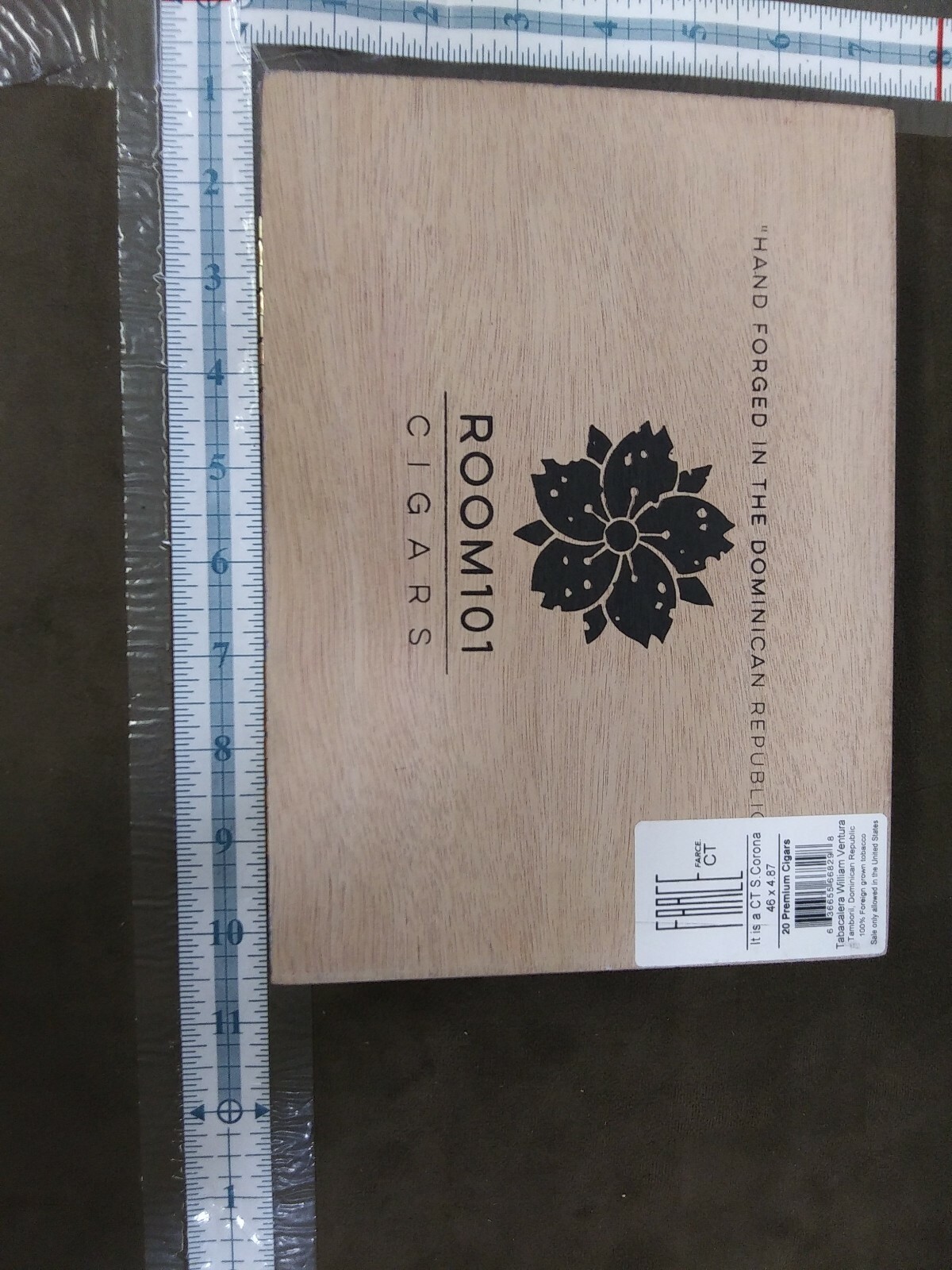 Room 101 Cigar FARCE CONNECTICUT empty stash box red