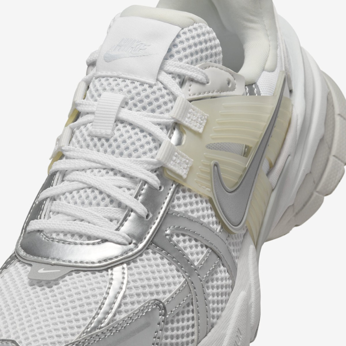 NIKE V2K RUN FD0736-104 スニーカー ナイキ Nike V2K Run Metallic Silver W - FD0736-104 | eBay