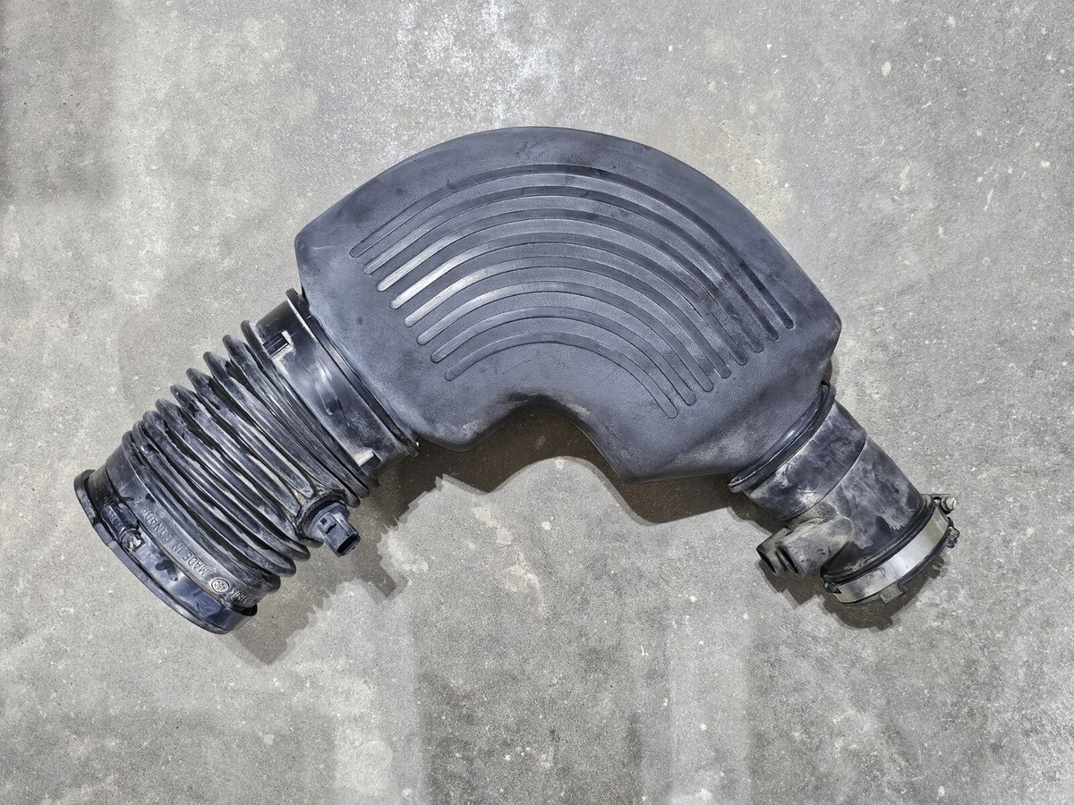 1999-2004 Ford F150 Expedition 4.6L Air Resonator Tube B8 F75X