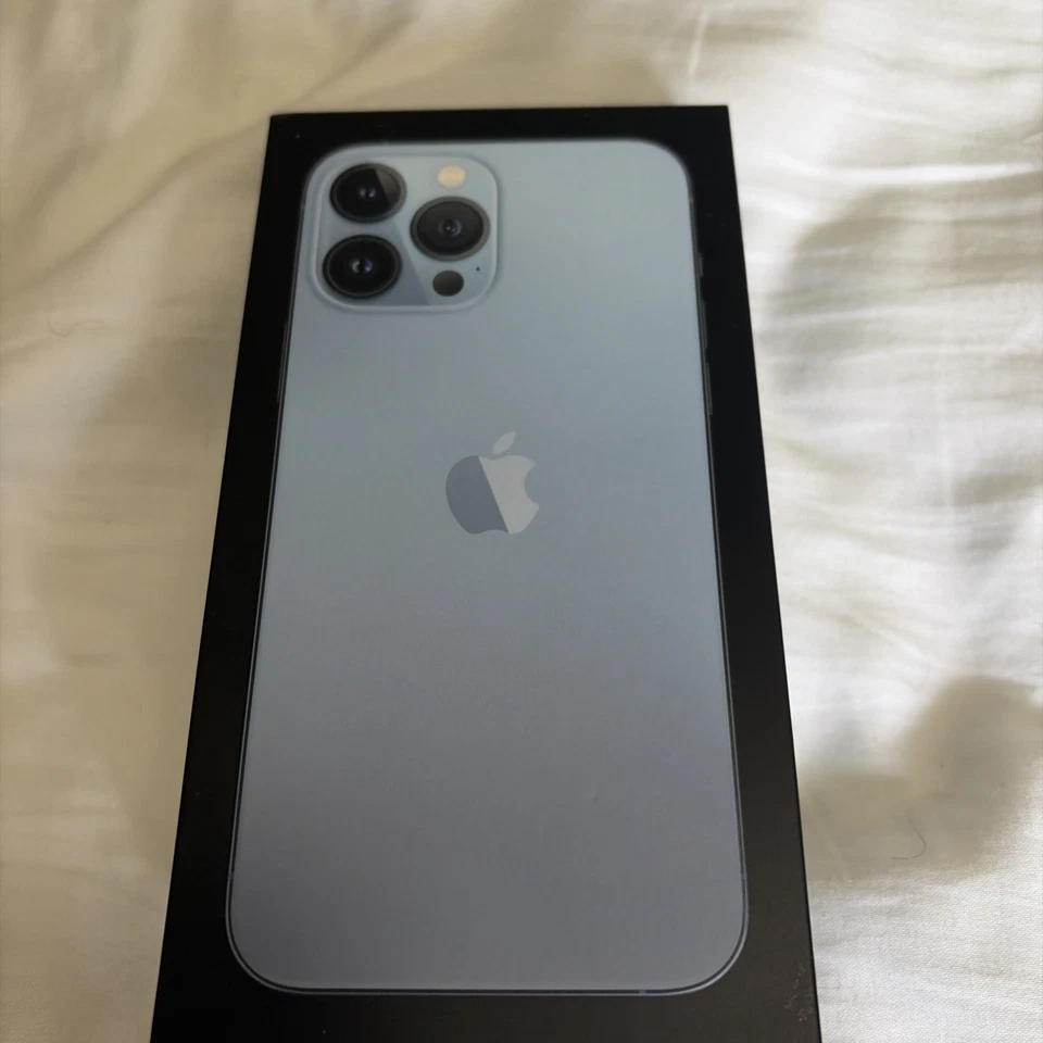 iPhone 13 Pro Max 128GB Sierra Blue Unlocked Smartphone - Image 2 of 4