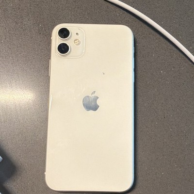 Apple iPhone 11 64GB White Unlocked 6.1