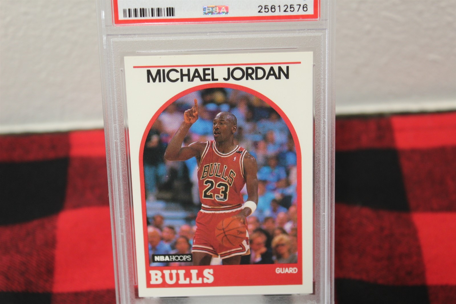 Vintage 1989 Hoops Chicago Bulls Michael Jordan #200 PSA Graded Mint 9 Card view 3