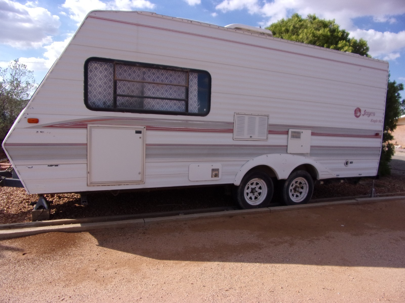 1995 jayco eagle camping trailer 4,000