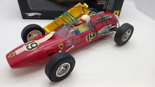 ANTQ8382 Ferrari giocattolo vintage filoguidato - Foto 1 di 4