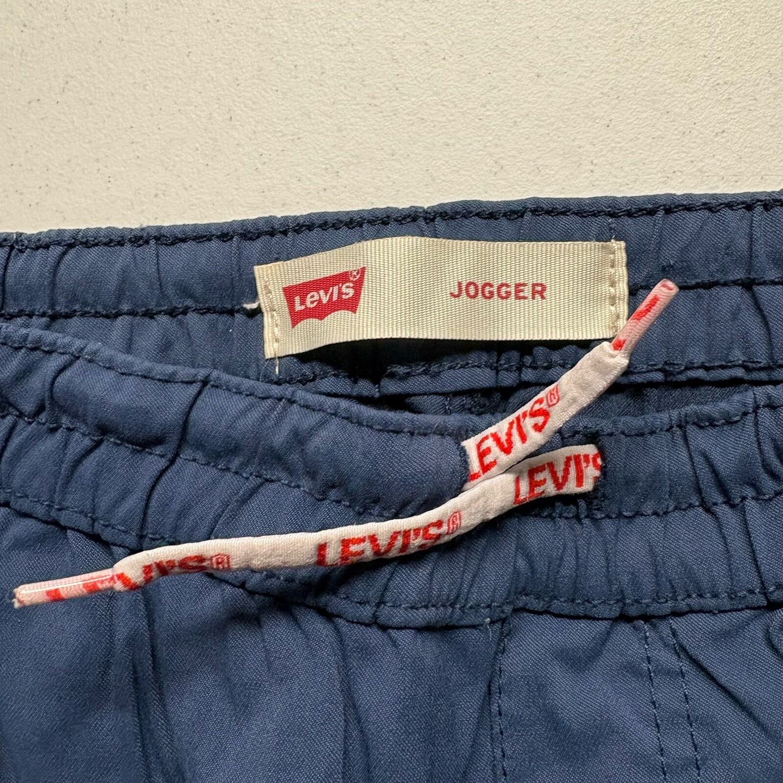 Levis Jogger Men 28x28 Elastic Drawstring Tapered Polyester Sweatpants thumbnail 2