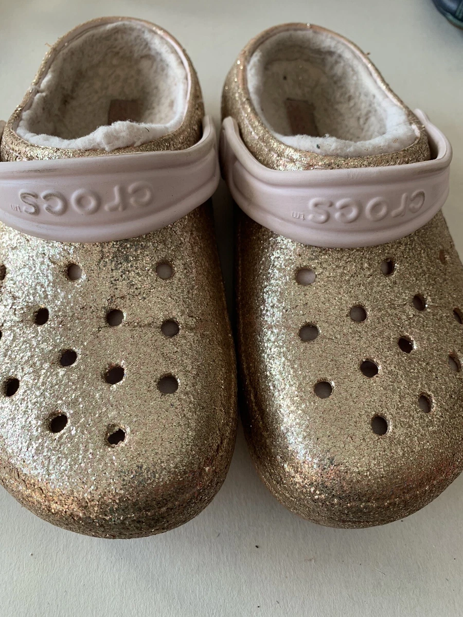 Girls winter best sale crocs