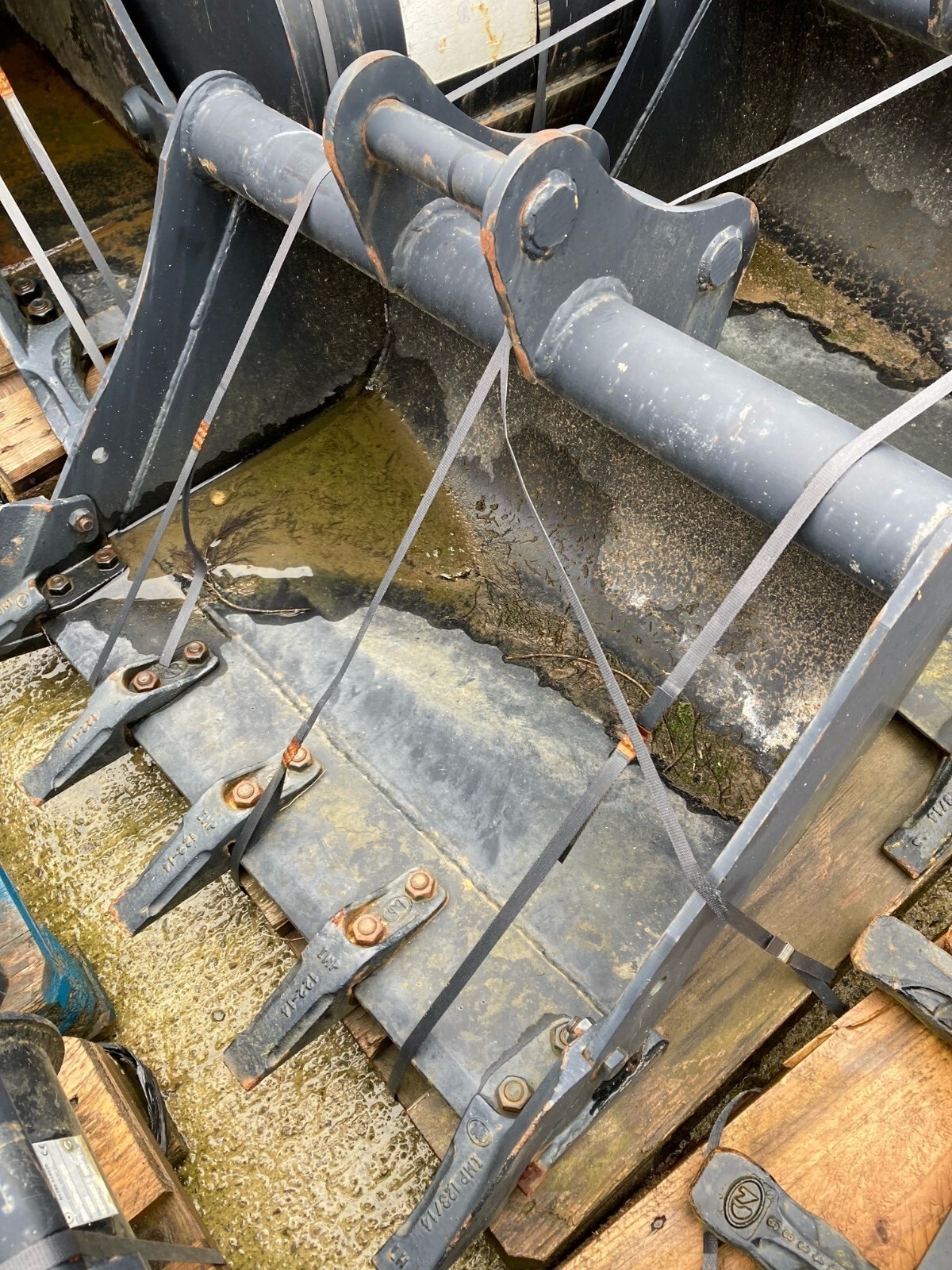 30 Inch Excavator Buckets with Teeth 38mm Pin Yanmar U27 & U30 / Kobelco SK26 eBay