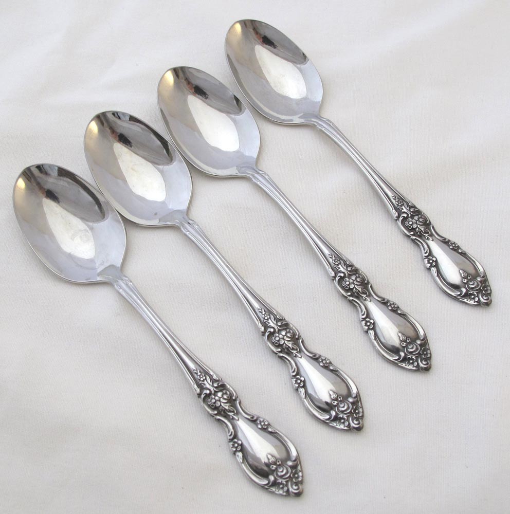 Oneida Louisiana Oval Soup Spoons Stainless Steel Community Floral Tip
