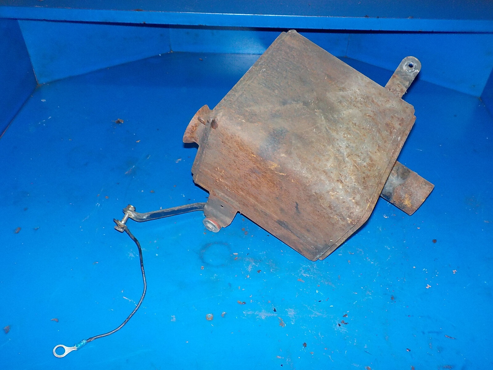 ARCTIC CAT ZR 580 EFI 1997 EXHAUST CAN SILENCER , RUSTY USED