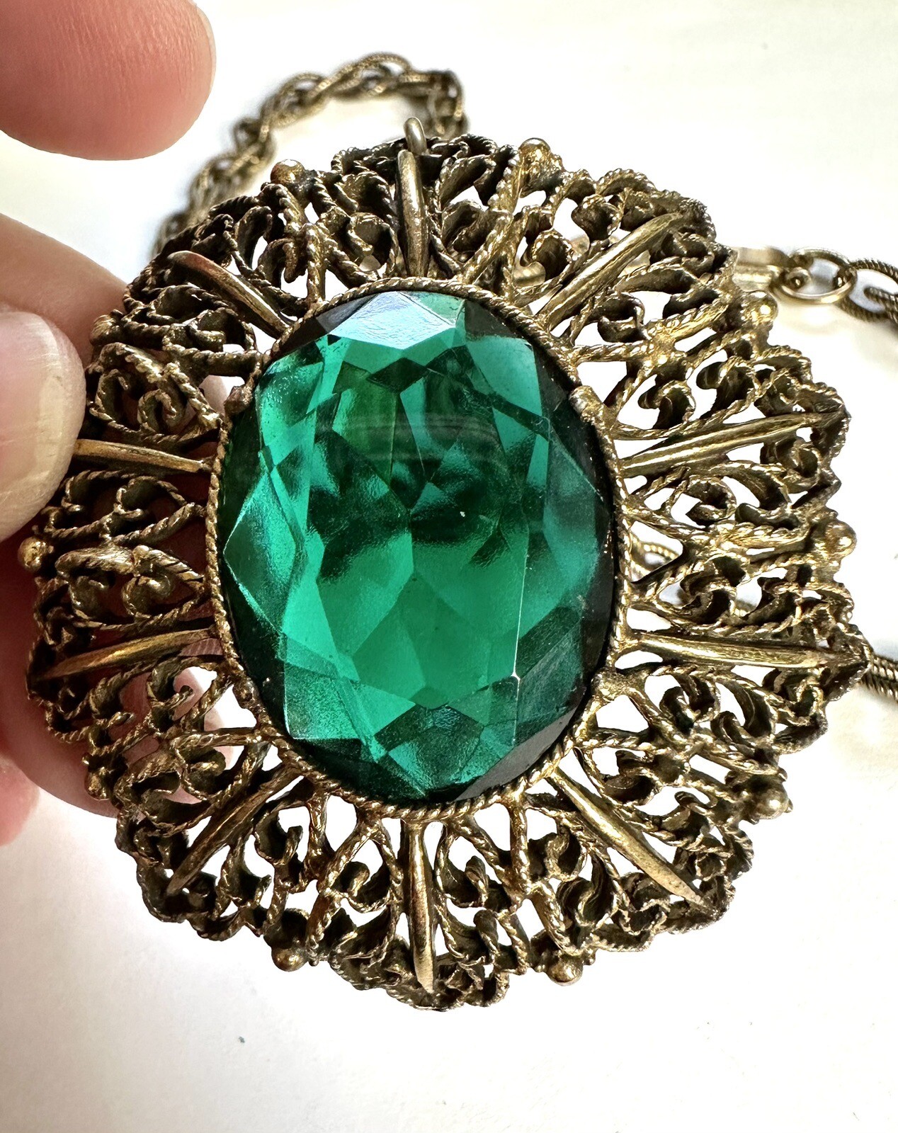 VTG Wonderful Green Glass Treasure Necklace Bohem… - image 1