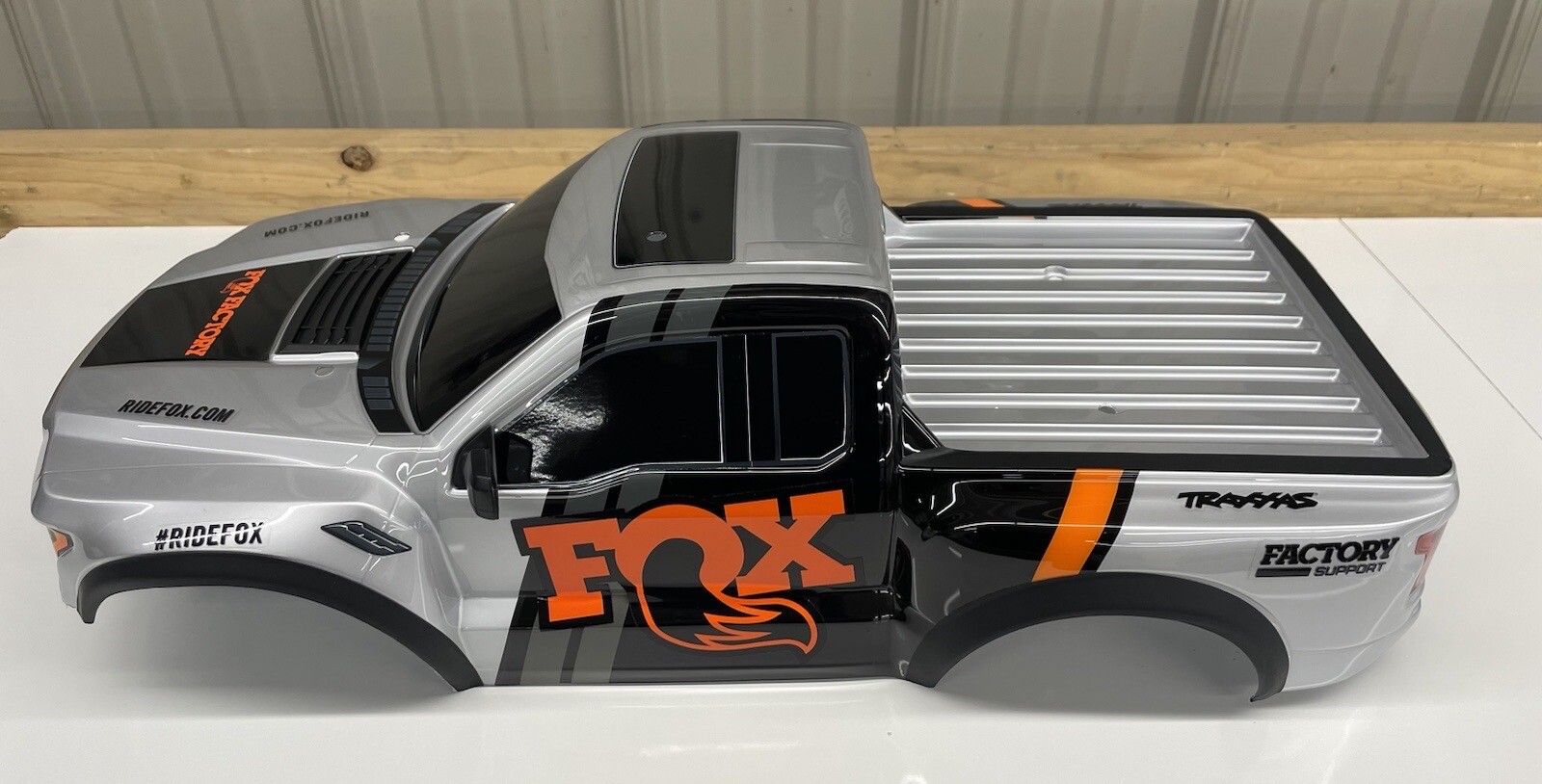 Traxxas Slash 2wd Ford Raptor FOX Body Kit คลีนิกอัญมณี