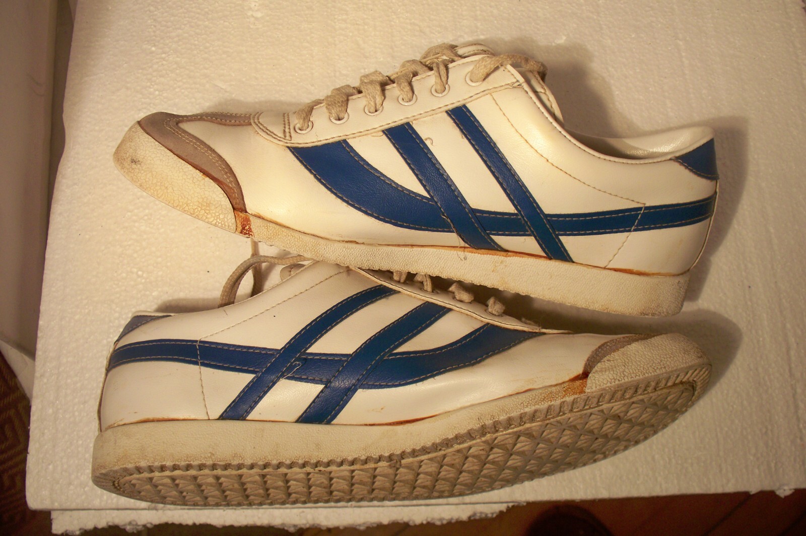 Vintage 70's/80's Era Trax White/Blue Leather Low Sneakers Shoes Men Size 10.5