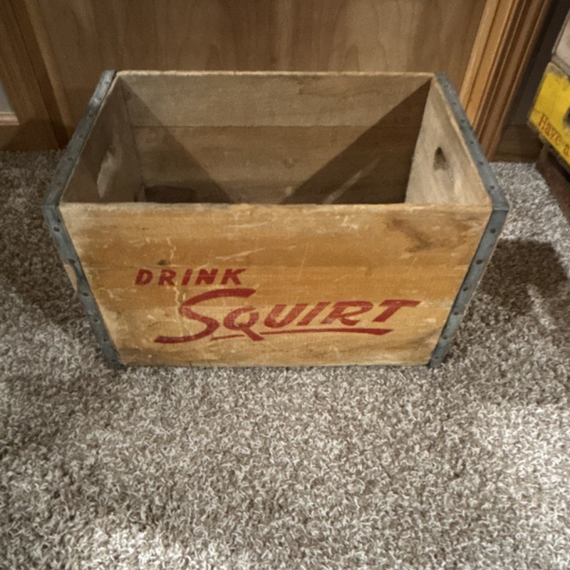 Squirt Vintage Wooden Soda Bottle Crate Advertising Brown/Red Flint, Mich.