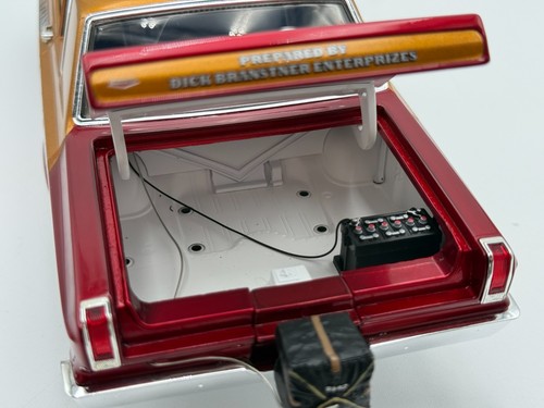 A1806502SC - Yankee Peddler - 1965 Dodge AWB Sedan - 1:18 model by Acme - Picture 10 of 20