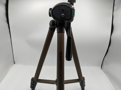 AMAZON BASICS LIGHTWEIGHT ALUMINUM CAMERA MOUNT TRIPOD STAND WITH BAG FREE S/H