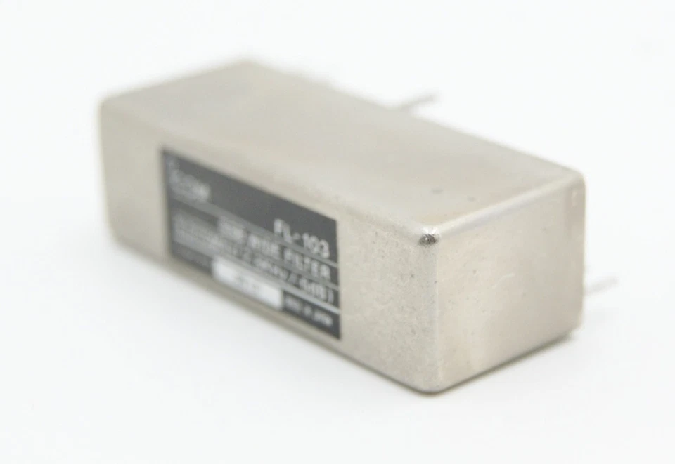 Filtro de cristal ancho SSB ICOM FL-103 9 MHz (2,8 kHz) con caja excelente estado. Foto 2 de 4