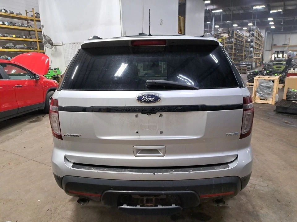 Cilindro maestro de freno Explorer Sku #4098392 2015 Foto 2 de 4