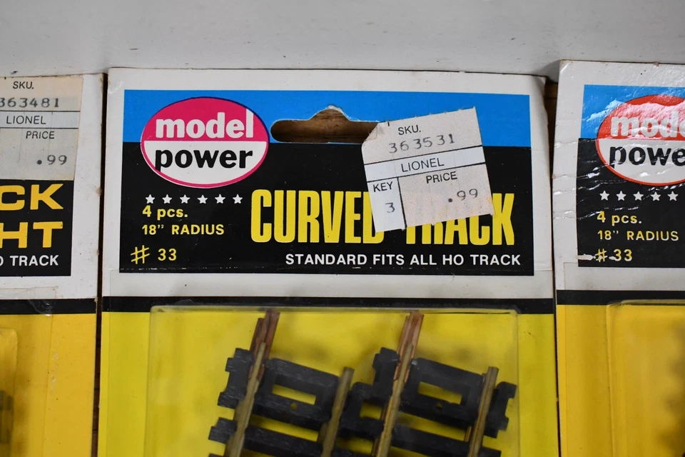 4 NEW Model Power HO Scale 9" Straight Track + 30° Crossing & Rail Joiners - Image 3 of 4