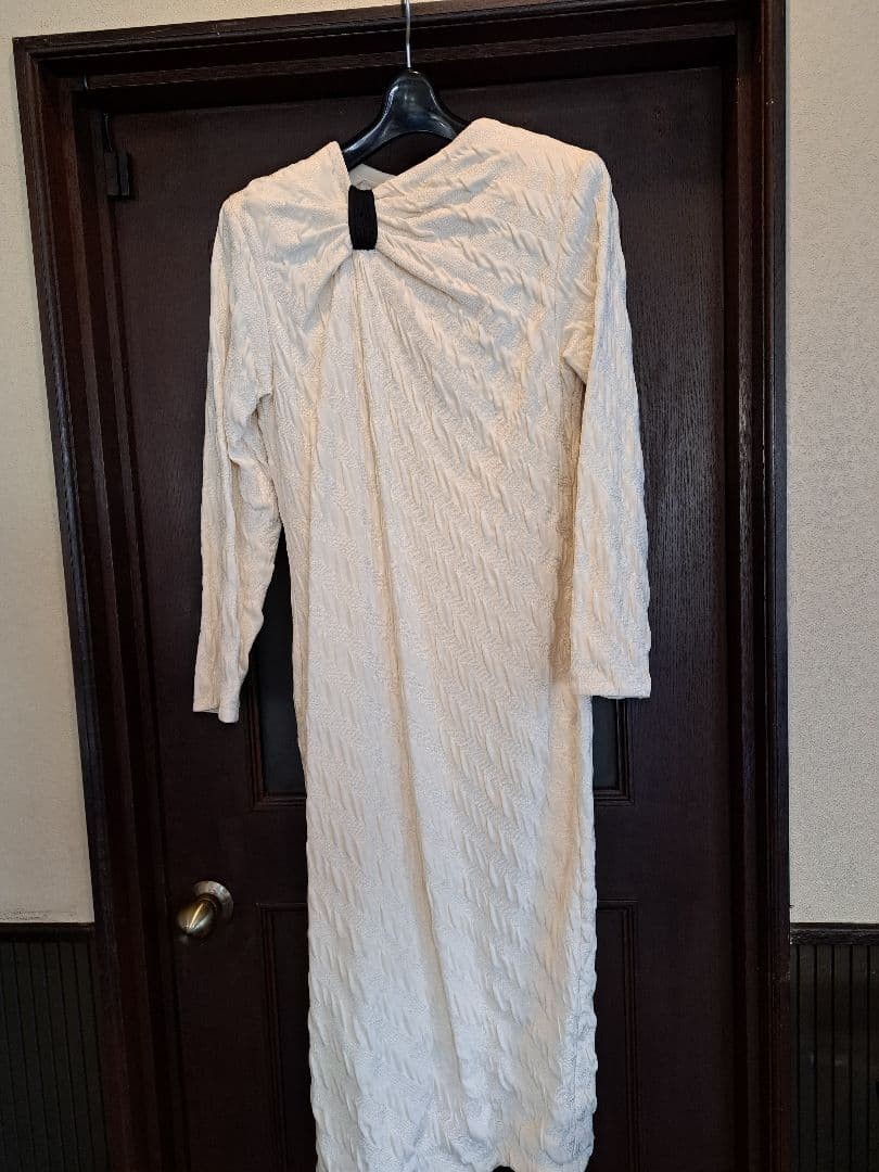 USED VINTAGE GIANNI VERSACE IVORY DRESS, SIZE 38 GOOD