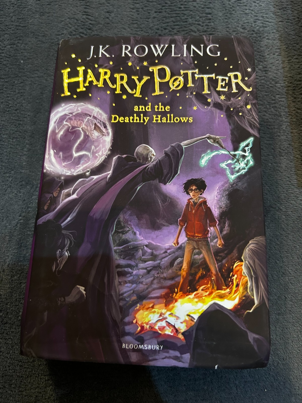 Harry Potter and the Deathly Hallows: J.K. Rowling (Bloomsbury Publishing)