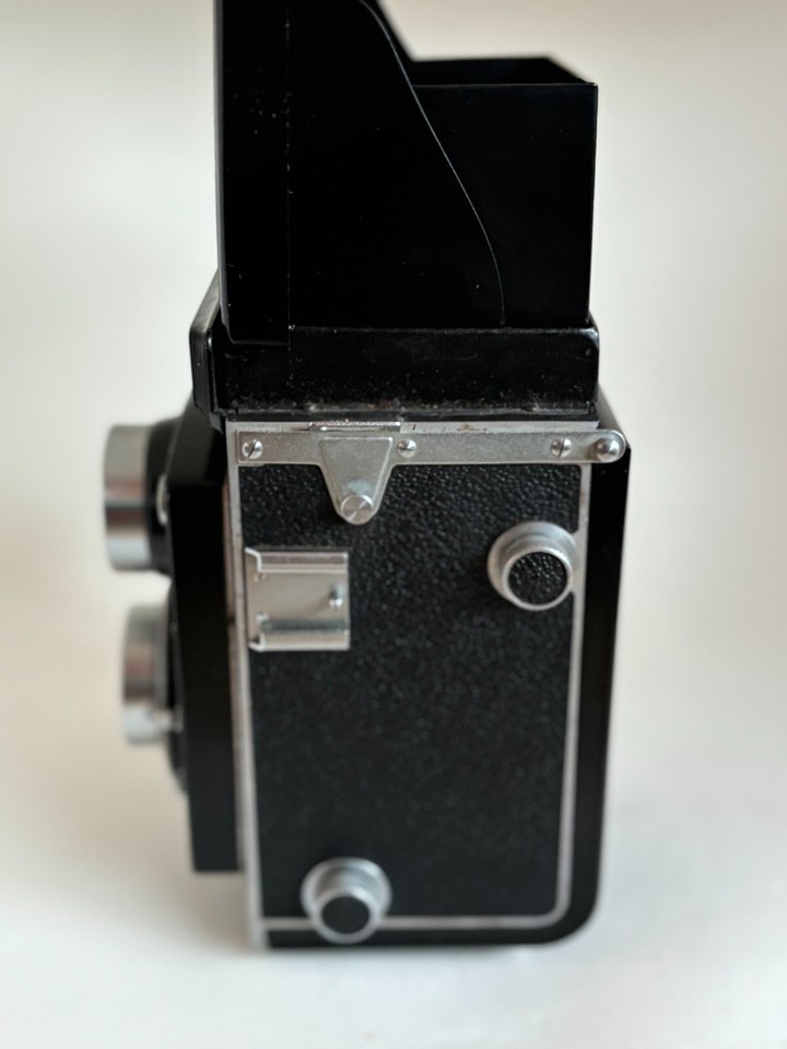 Wardflex Camera Black 6x6 TLR Telmer 80mm f/3.5 Lens with case near