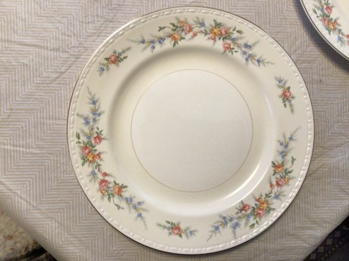 Homer Laughlin Cashmere 9.75” Dinner Plate Eggshell Georgian Set of 2 - #BxHL-2 - Picture 3 of 8