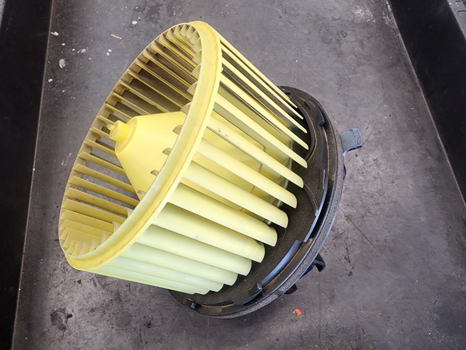 2009 - 2011 CHEVROLET GMC 1500 LS OEM HVAC BLOWER MOTOR FAN  