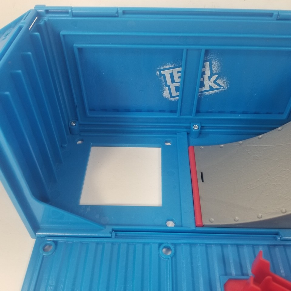 Tech Deck Transforming SK8 Container with Ramp Set Blue Crate Cargo ...