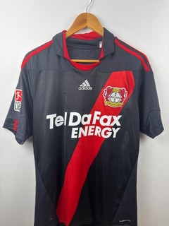 (M) Bayer Leverkusen 2010 11 Home football shirt / Vidal